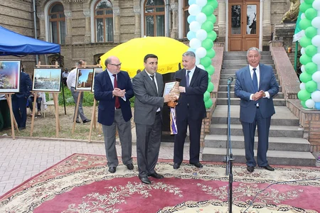 ​Daşkənddə keçirilən beynəlxalq xeyriyyə festivalında Azərbaycan mətbəxi təqdim edilib