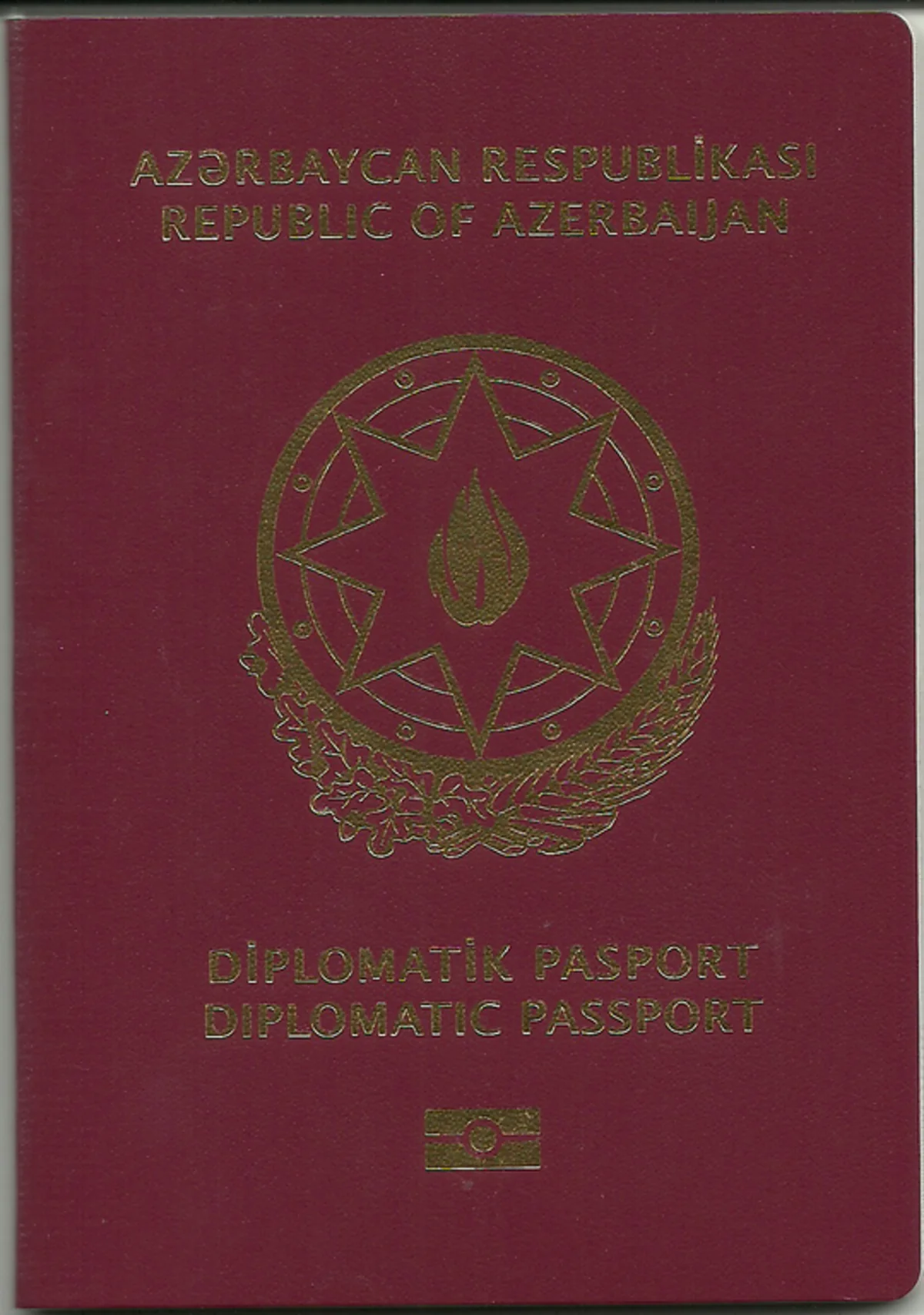 Prezidentin İşlər İdarəsinin və Xüsusi Tibb Xidmətinin rəhbər işçilərinə diplomatik pasport veriləcək
