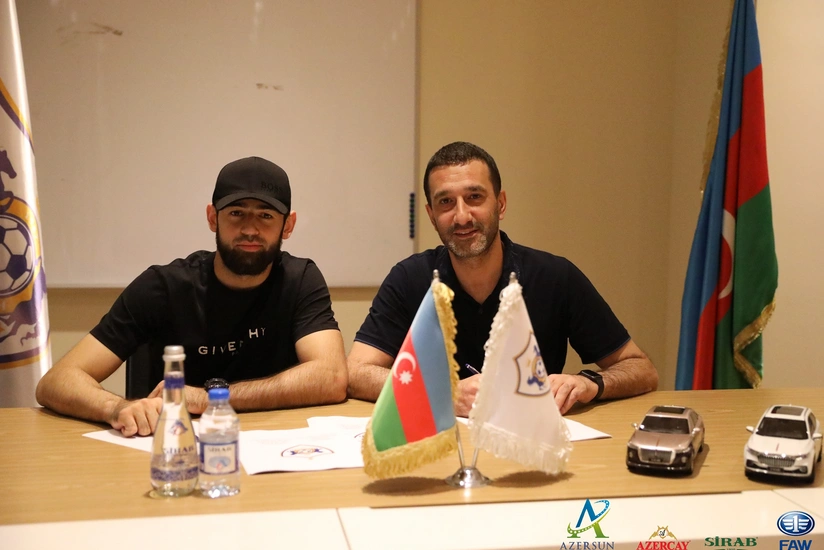 Qarabağ qapıçısı ilə müqaviləni yenilədi