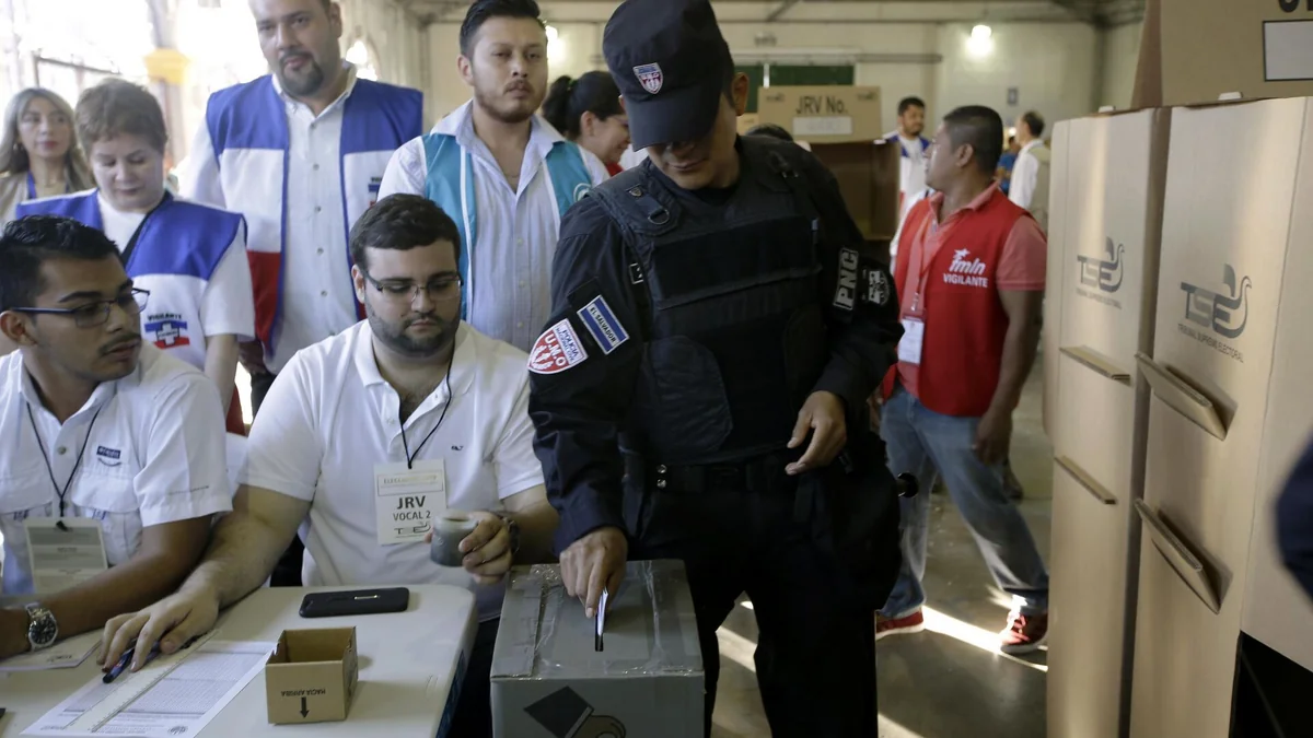 Salvadorda prezident və parlament seçkiləri başlayıb