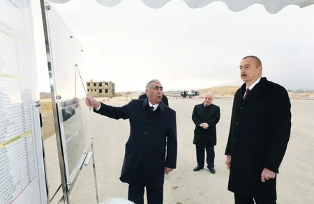 Президент ознакомился со строительством новой автодороги Баку-Губа-госграница России - ОБНОВЛЕНО - ФОТО