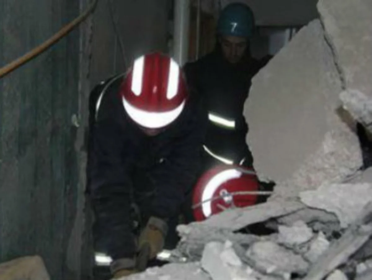 ​Tbilisidə yaşayış binasında partlayış baş verib, 4 nəfər ölüb