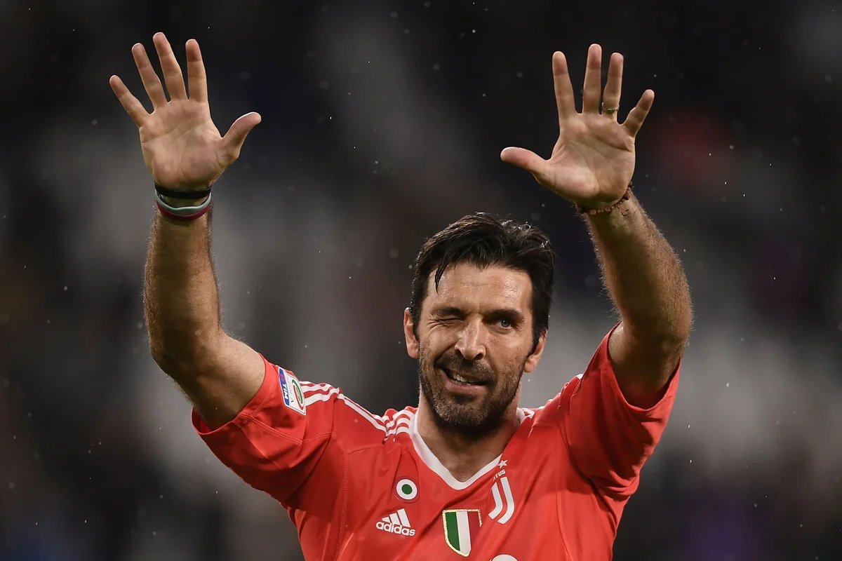 Buffon Barselona ilə müqavilə bağlaya bilər
