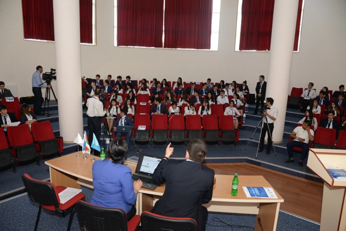 Naxçıvanda BMT Modeli Konfransı keçirilir - FOTO