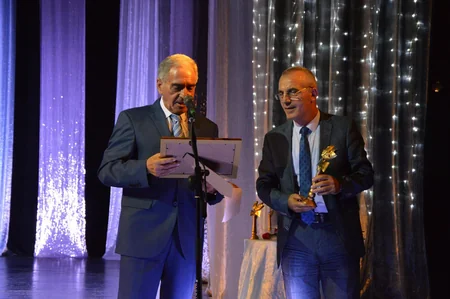 Gənc Tamaşaçılar Teatrı Sima mükafatını təqdim edib