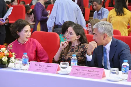 Vice-President of Heydar Aliyev Foundation visits Vietnam