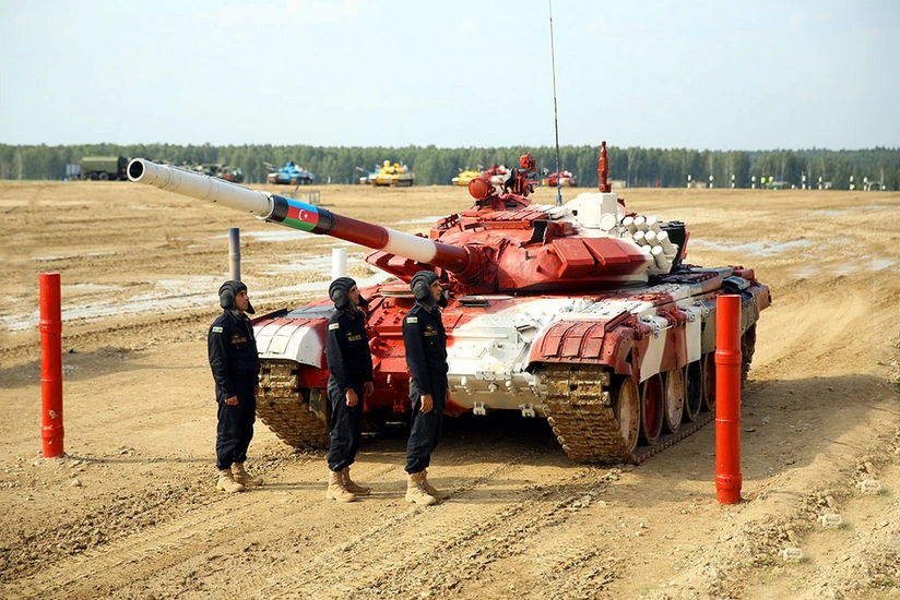 Azerbaijani tankers reach final of Tank Biathlon contest
