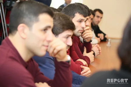 Gənclər və İdman Nazirliyində cüdoçu və güləşçilərlə görüş keçirilib