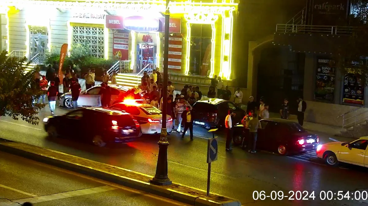 Bakıda qəza olub, işıqfor yararsız vəziyyətə düşüb