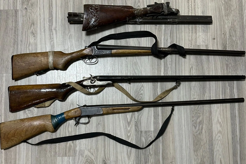 Şabranda sənədsiz silahlar polisə təhvil verilib