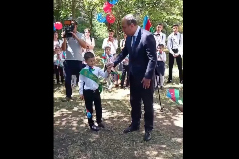 Təhsil naziri “Son zəng” çaldı - VİDEO