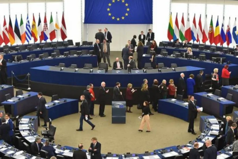 Европарламент принял резолюцию с призывом расширить санкции против СМИ РФ