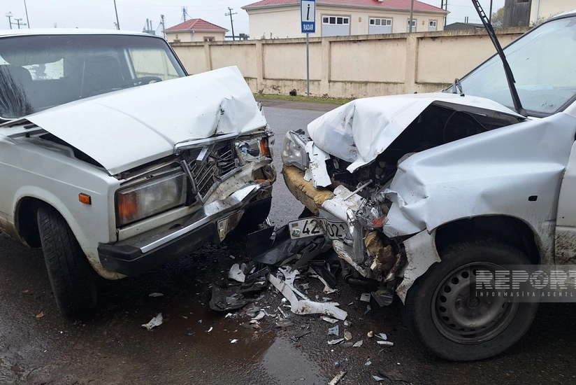 Lənkəranda avtomobillər toqquşub, xəsarət alanlar var