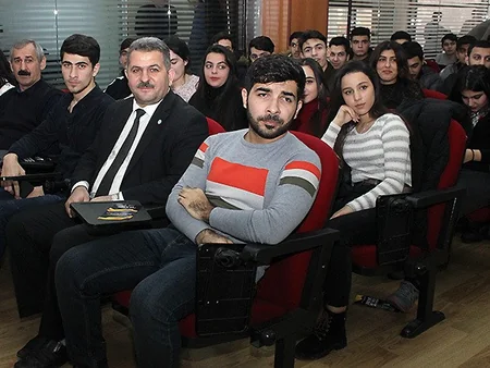 Avropa Liqasının final oyunu ilə əlaqədar daha bir universitetdə tələbələrlə görüş keçirilib