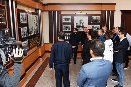 “Neft Daşları”nda “Neftçi” Futbol Klubu ilə neftçilər arasında yoldaşlıq görüşü keçirilib
