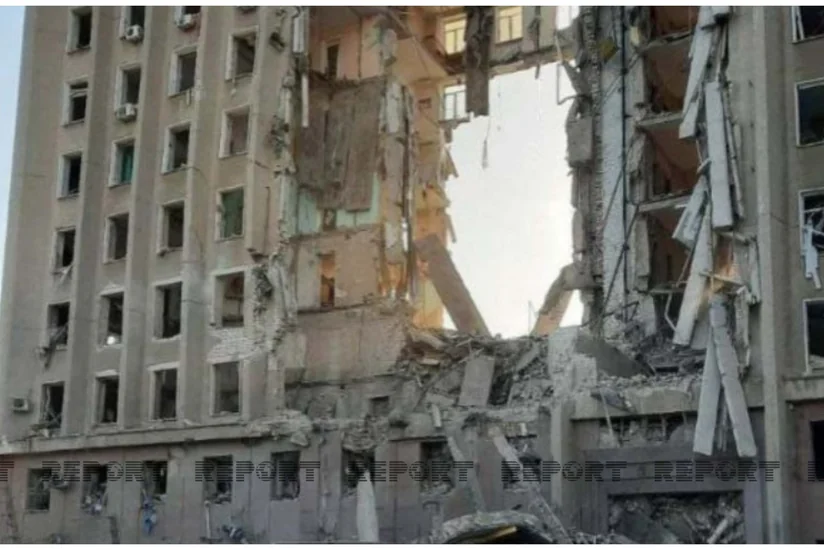 Air strikes hit building of regional administration of Mykolayiv