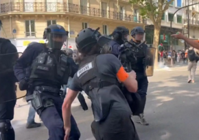 Fransada qanunun aliliyinin ölümü:  polis jurnalistlərə güc tətbiq etdi