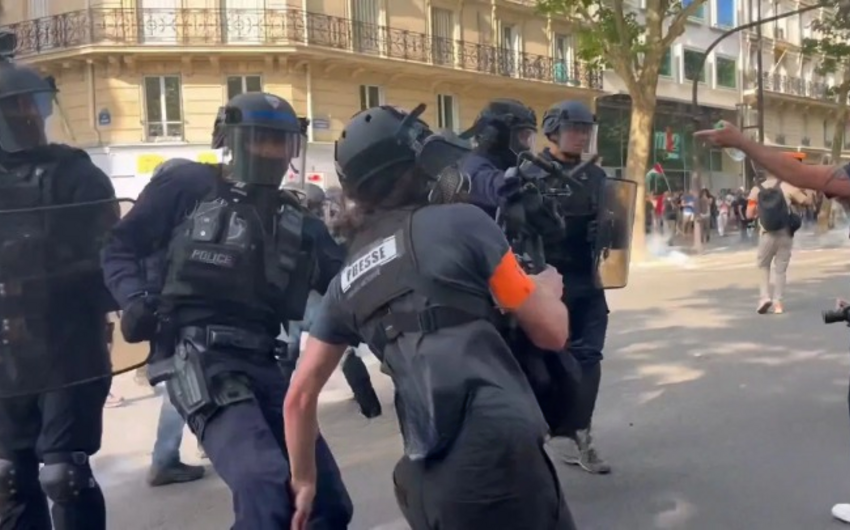Fransada qanunun aliliyinin ölümü:  polis jurnalistlərə güc tətbiq etdi