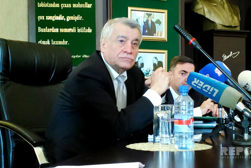 Натиг Алиев: Нефть подорожает после принятия решения ОПЕК по сокращению добычи