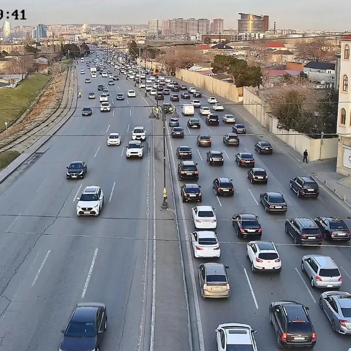 Paytaxtın bəzi küçələrində sıxlıq müşahidə olunur - SİYAHI