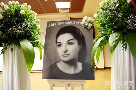 Unudulmaz məzun Aida İmanquliyeva kitabının təqdimatı olub - FOTO