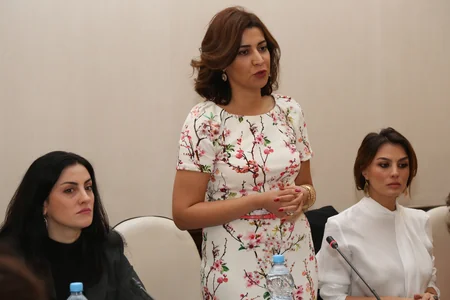​“Azərbaycanda qadın sahibkarlar” mövzusunda dinləmələr keçirilib