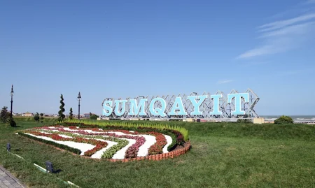 President Ilham Aliyev viewed newly renovated Sahil Street in Sumgayit