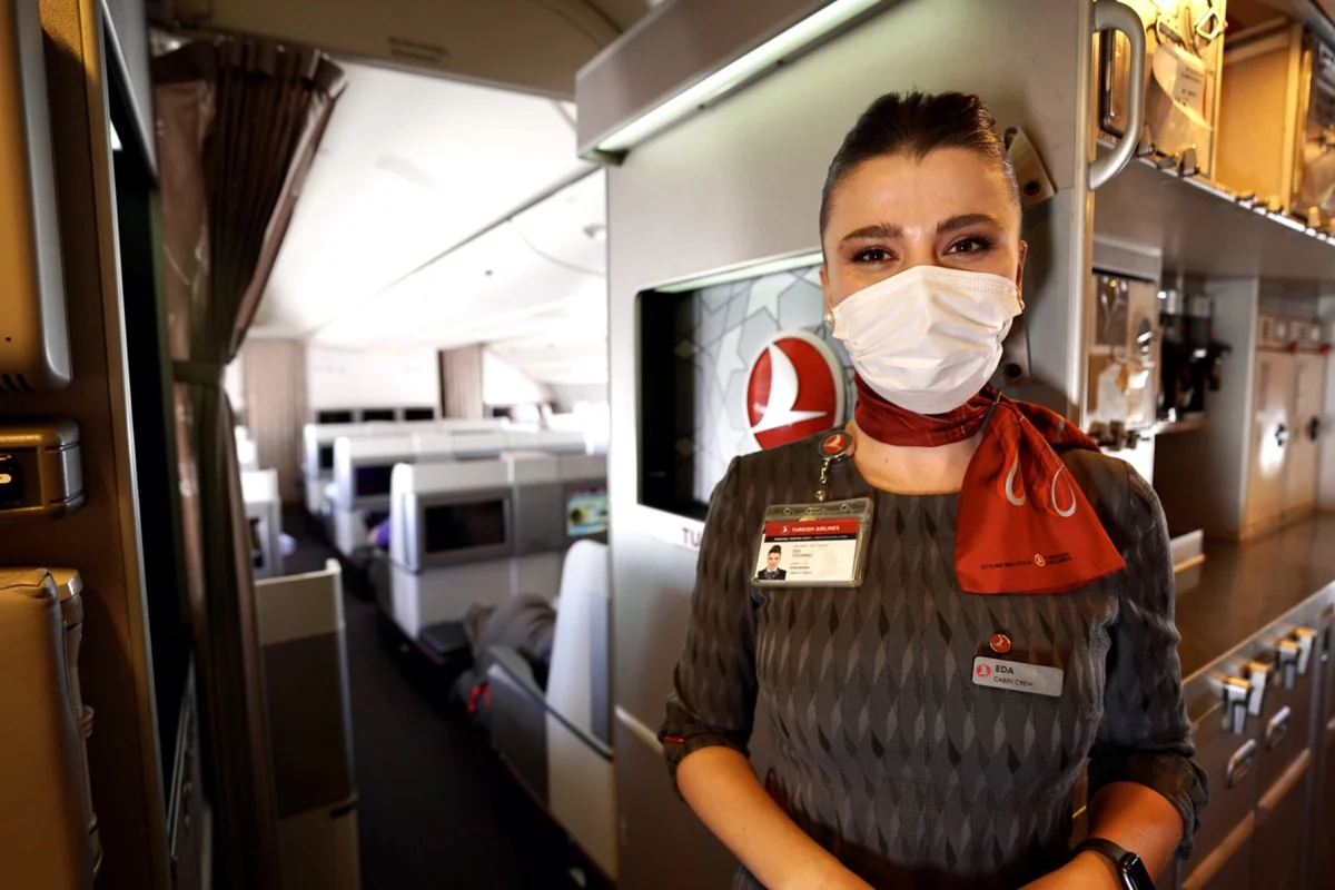 Turkish Airlines daxili reyslərdə maska taxmaq tələbini ləğv edib