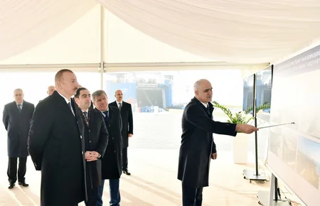Prezident Bakı Beynəlxalq Dəniz Ticarət Limanı kompleksində RO-RO terminalının açılışında iştirak edib - ƏLAVƏ OLUNUB