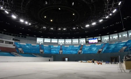 ​Prezident İlham Əliyev Heydər Əliyev adına İdman-Konsert Kompleksində əsaslı təmir işlərinin gedişi ilə tanış olub