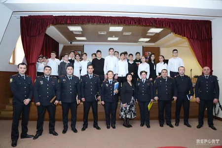 Bakı polisi məktəbliləri maarifləndirdi