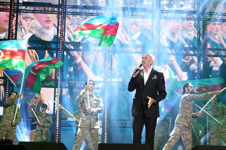 Heydər Əliyev Mərkəzinin parkında Milli Qurtuluş Gününə həsr olunan konsert keçirilib