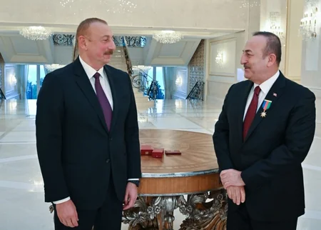 Президент Ильхам Алиев принял главу МИД Турции - ОБНОВЛЕНО