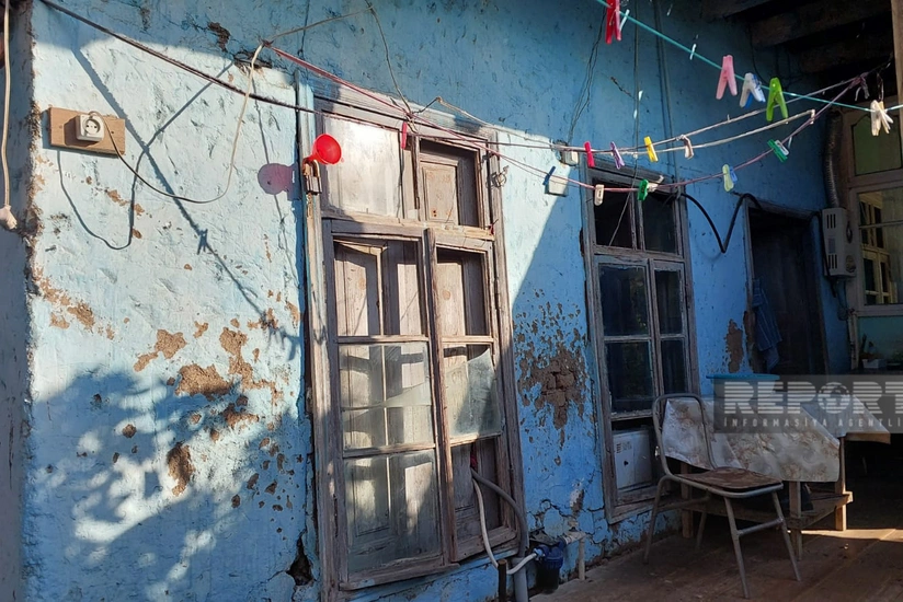 Astarada üçəsrlik ev dağılmaq üzrədir