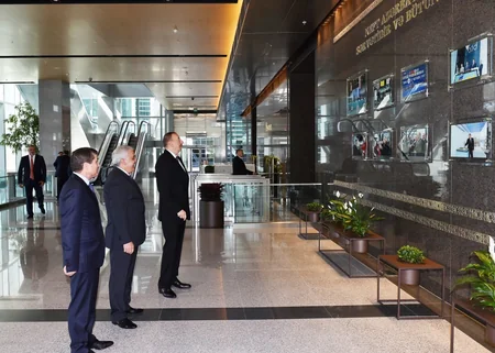 ​Azərbaycan Prezidenti SOCAR-ın yeni inzibati binasının açılışında iştirak edib - VİDEO