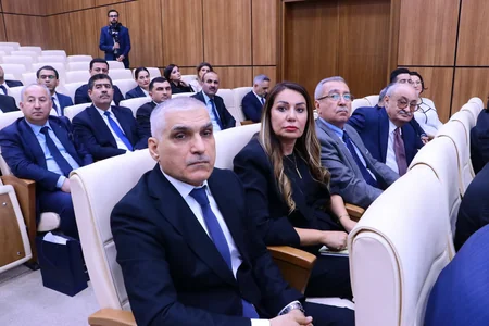 Baş Prokurorluqda aktual hüquqi problemlərin həlli üçün yeni təkliflər müzakirə edilib