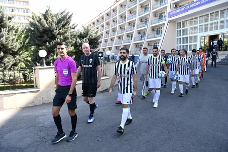 “Neft Daşları”nda “Neftçi” Futbol Klubu ilə neftçilər arasında yoldaşlıq görüşü keçirilib