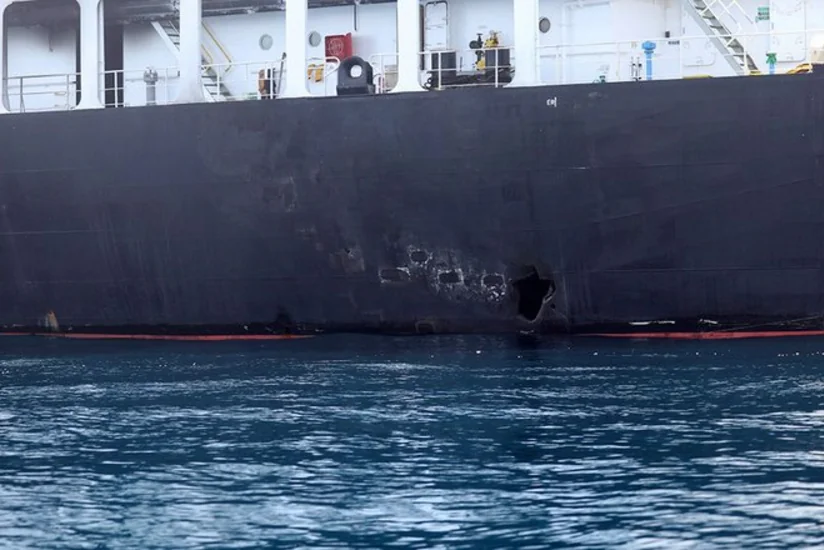 Торговое судно попало под ракетный обстрел у берегов Йемена