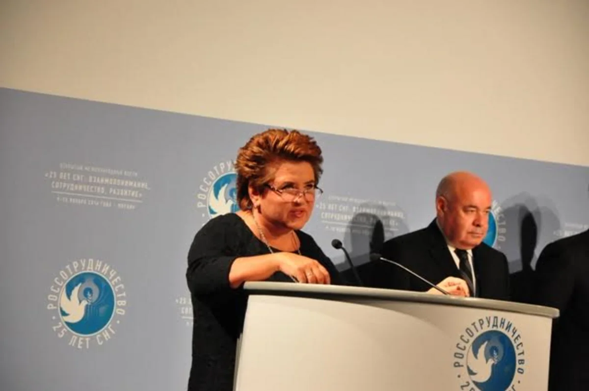 Reportun əməkdaşı Moskvada MDB-nin 25 illiyinə həsr olunan forumda mükafatlandırılıb - FOTO
