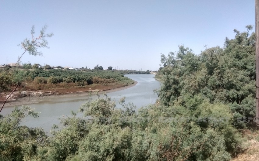 Kürdə suyun səviyyəsi aşağı düşüb, sakinlər təsərrüfatlarını suvarmaqda çətinlik çəkir