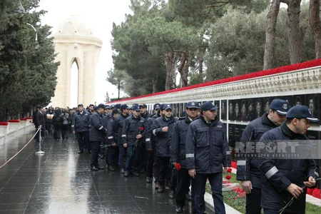 Milli qürur və and yeri - Şəhidlər xiyabanına axın başlayıb - FOTOREPORTAJ