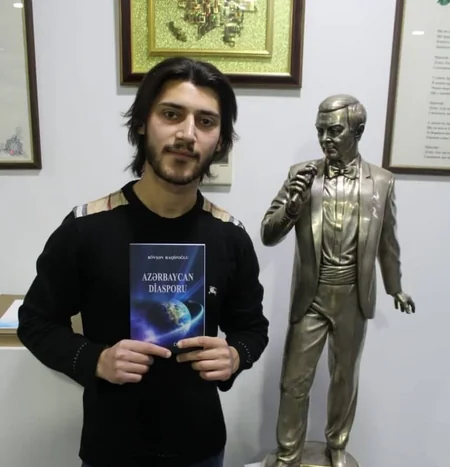 Ukrayna azərbaycanlıları həmrəylik toplantısında “Azərbaycan diasporu” kitabını təqdim ediblər
