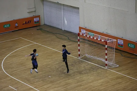 Kişi həndbolçulardan ibarət Azərbaycan çempionatında iki turun oyunları keçirilib