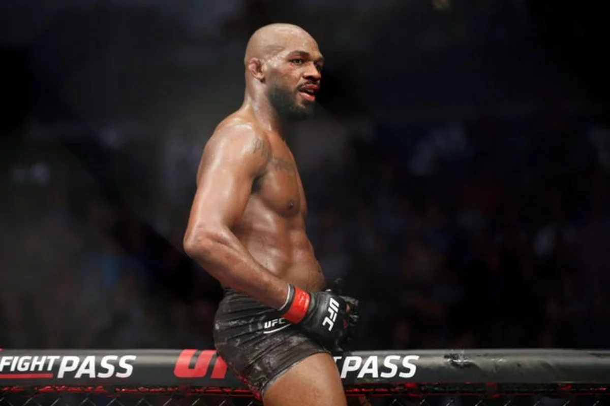 Экс-чемпион UFC задержан по подозрению в домашнем насилии