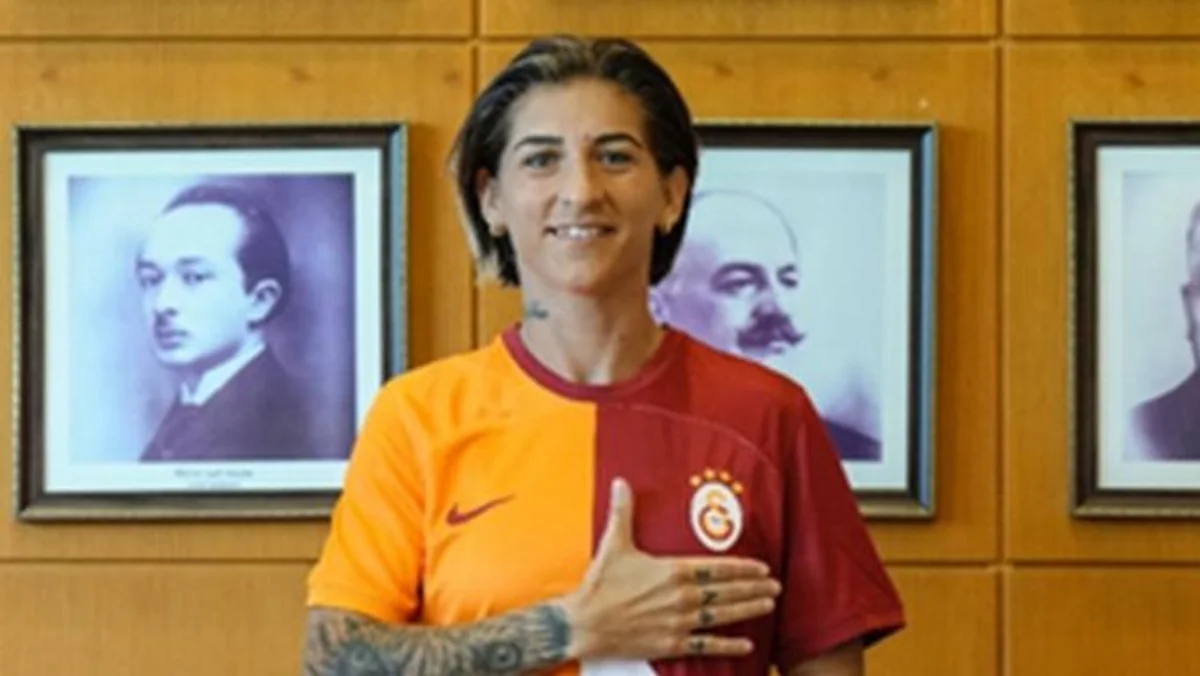 Azərbaycan millisinin futbolçusu: İlk çempionluğumu Qalatasarayda yaşadığım üçün çox xoşbəxtəm