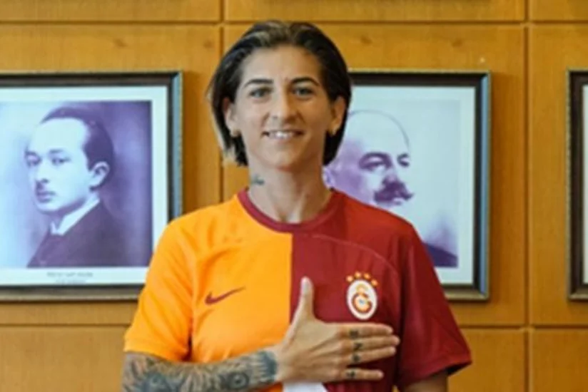 Azərbaycan millisinin futbolçusu: İlk çempionluğumu Qalatasarayda yaşadığım üçün çox xoşbəxtəm