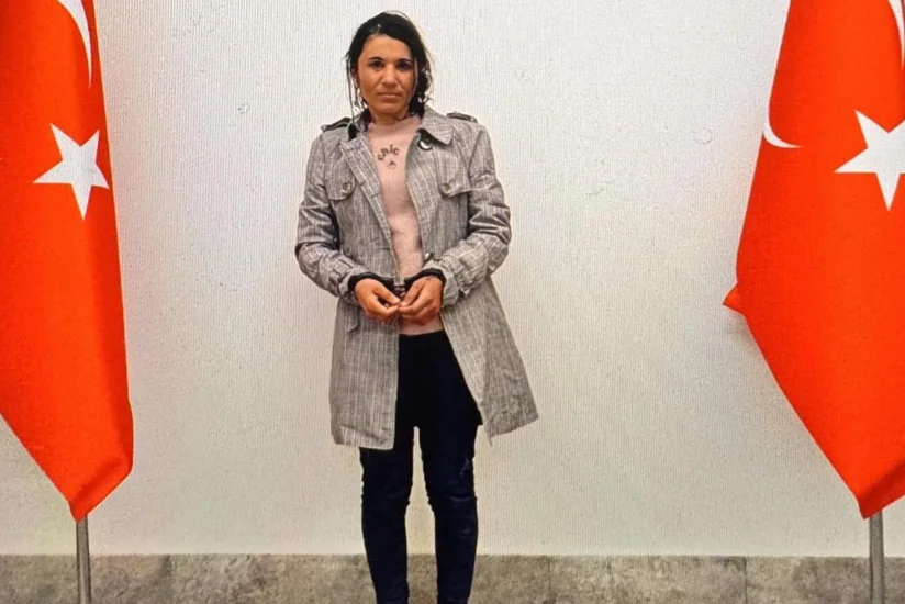 İnsanları PKK-ya qoşulmağa məcbur edən qadın terrorçu Türkiyə ordusuna təslim olub