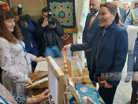 Mərakeş Krallığının şahzadəsi İçərişəhərdə təşkil edilən Xalça Festivalında olub
