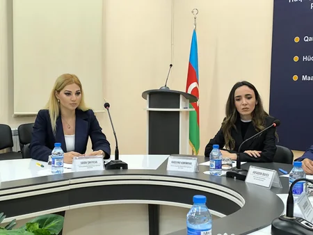 Jurnalistlər “İnsan hüquqları aylığı” çərçivəsində keçirilən təlimdə iştirak ediblər