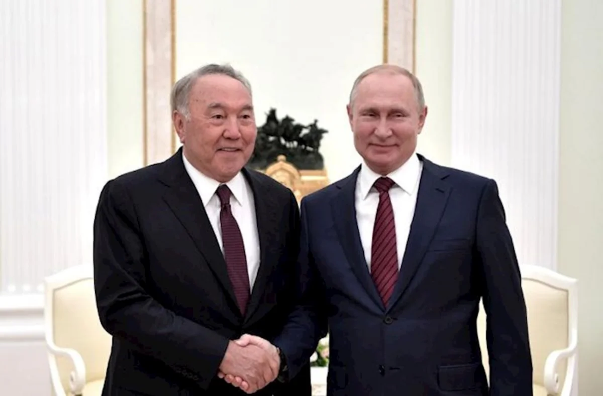 Putin Kremldə Nazarbayevlə görüşüb